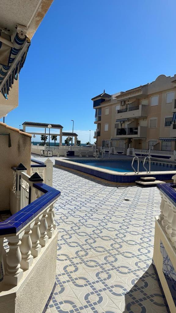 Playa De Los Naufragos Cozy Apartment With Pool Torrevieja Eksteriør bilde